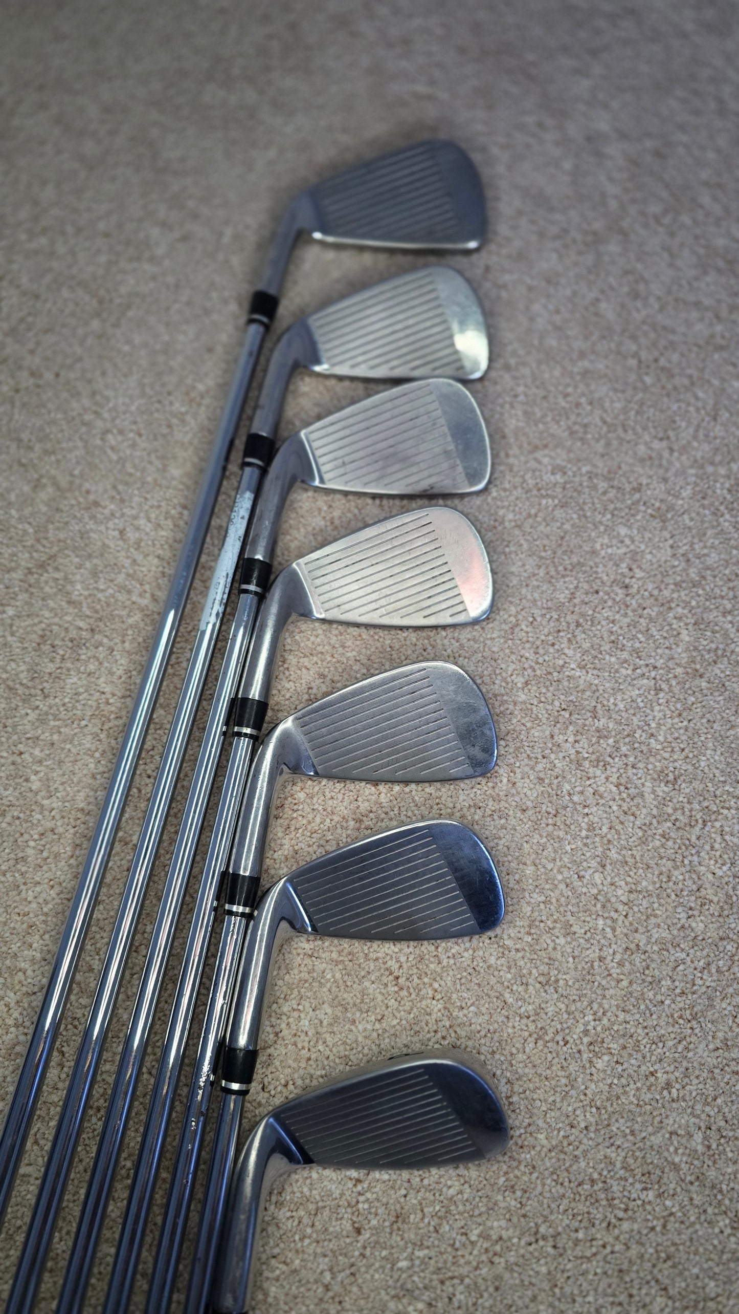 Wilson Ci-9 Men's Right Hand Irons / 4 to Pw / SS 105 FST Regular Flex