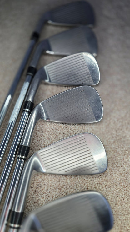 Wilson Ci-9 Men's Right Hand Irons / 4 to Pw / SS 105 FST Regular Flex