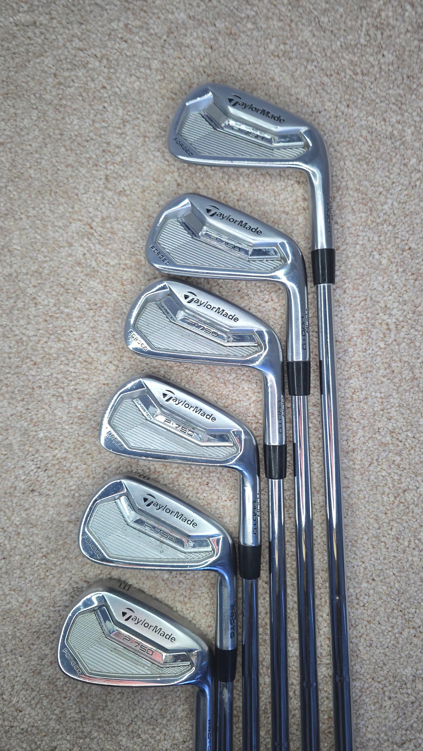 Taylormade P750 Proto Mens Right Hand Irons / 4 to 9 / Dynamic Gold 120 X100 Shaft